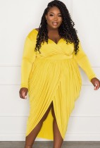 Vestido de fiesta irregular con pliegues y escote en V amarillo de talla grande para mujer de verano