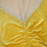 Frühling Frauen Elegante Perlen Gelb Samt Sheer Mesh Patch Eine Schulter Langarm Schlitz Formales Abendkleid