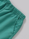 Conjunto de dos piezas de camisa de manga corta blanca con estampado de niño de verano y pantalones cortos verdes