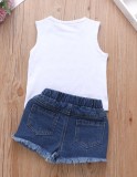 Conjunto de dos piezas de top sin mangas con estampado y pantalones cortos de mezclilla para niñas de verano