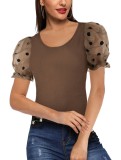 Tops regulares con estampado de lunares y mangas abullonadas con cuello en U y color marrón de verano para mujer