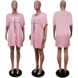 Conjunto de pantalones cortos de dos piezas con abertura lateral suelta y estampado de manga corta con cuello en V informal rosa de verano para mujer