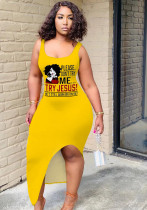 Vestido sin mangas asimétrico a media pierna con estampado de personajes y cuello en U amarillo de verano para mujer