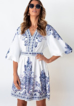 Frauen Sommer Blau Vintage V-Ausschnitt Halbarm Blumendruck Mini Loose Holiday Dress
