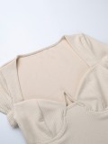 Mini abito aderente solido a maniche corte con colletto quadrato modesto da donna