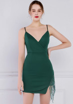 Женское летнее зеленое вечернее прямое мини-платье без рукавов с v-образным вырезом и бахромой