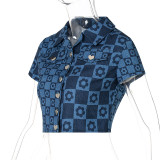 Camiseta corta ajustada con botones de corazón y estampado de moda de verano para mujer