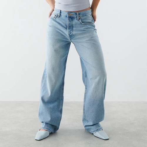 Calças jeans femininas azul-claro soltas com pernas retas e largas jeans