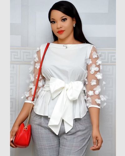 Camicia da donna con lacci e maniche corte in rete con fiocco e patchwork