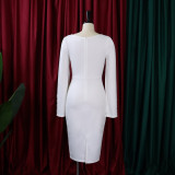 Женское однотонное платье больших размеров с накидкой и бисером
