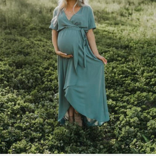 Модное однотонное платье для беременных с коротким рукавом и V-образным вырезом