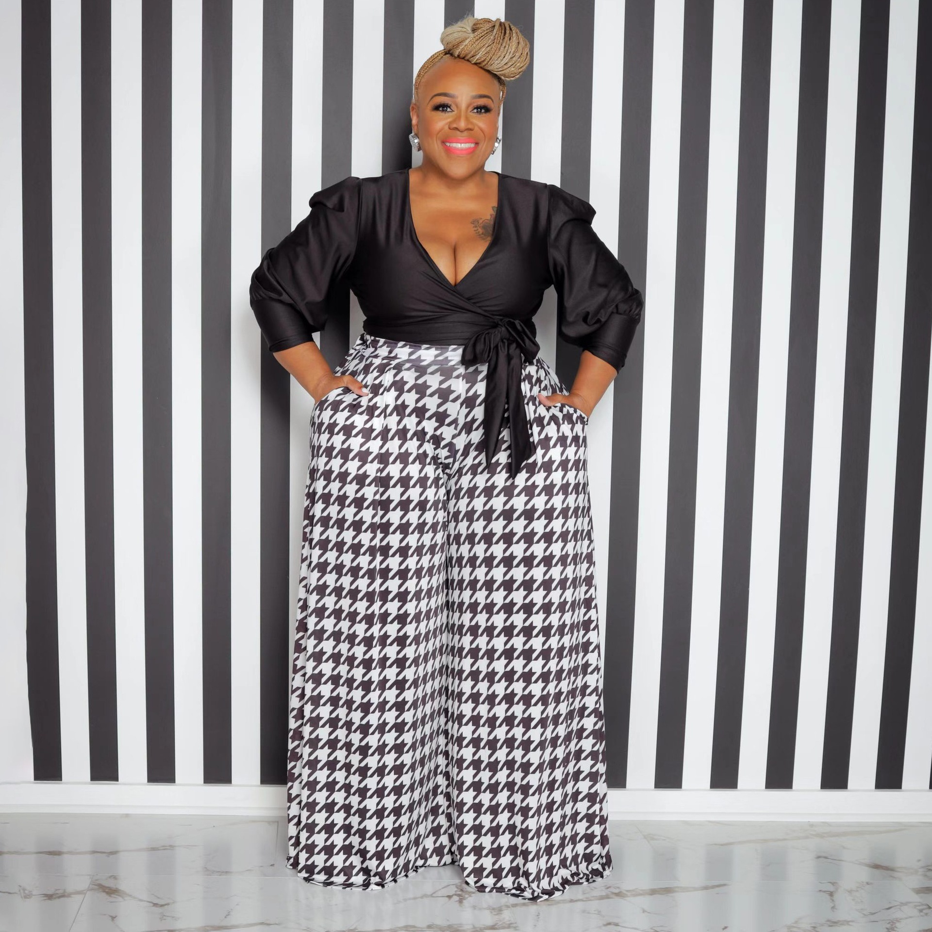 Plus Size Women Houndstooth Wide Leg Pants The Little Connection