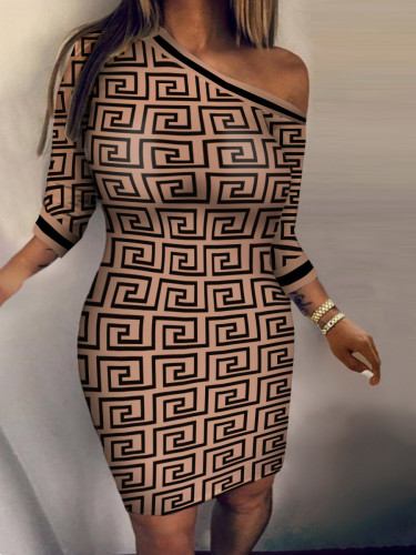 女性の長袖スラッシュ ショルダー プリント ボディコン プラス サイズのドレス