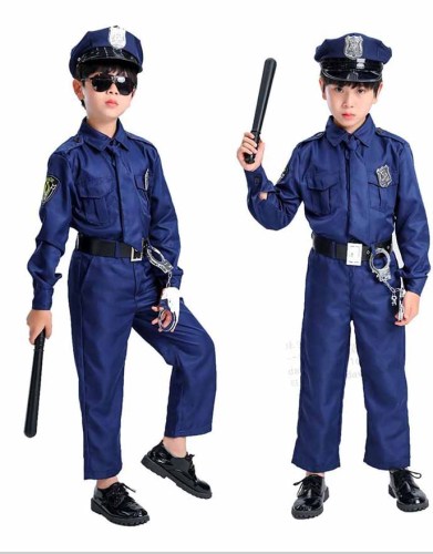 ハロウィーンの子供の男の子と女の子の警察の衣装