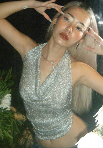 Сексуальный женский однотонный блестящий шелковый отражающий топ с завязками на талии и бретелькой на шее в ночном клубе
