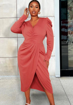 Женское платье больших размеров с V-образным вырезом и нерегулярным плиссированным длинным рукавом, сплошное цветное платье с разрезом