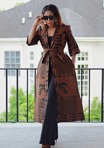 Trench-coat long marron à imprimé de positionnement numérique pour femme