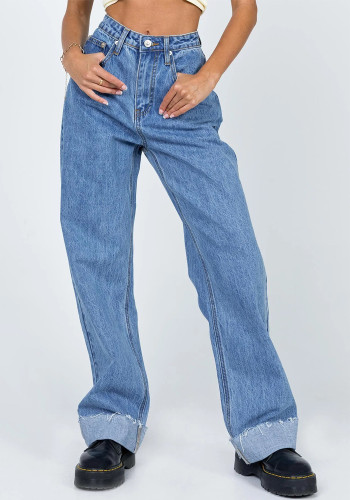Calças jeans largas soltas enroladas femininas