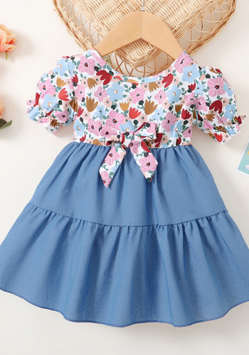 Vestido de princesa de manga corta con patchwork de mezclilla floral para niña
