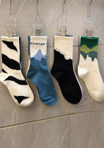 Socken Männer und Frauen Paare Socken Trend Mid-Tube Socken Schwarz und Weiß Kontrastfarbe Freizeitsocken