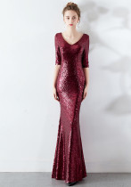 Langes, schlankes, elegantes Abschlussballkleid mit einfarbigen Pailletten Langes Abendkleid für formelle Partys