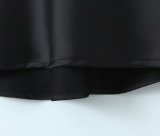 Einfarbiger Pullover mit V-Ausschnitt und Hosenträgern aus Seidensatin für Frühlingsfrauen