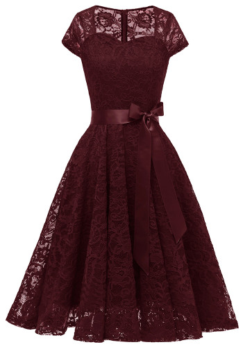 Весеннее женское элегантное облегающее кружевное платье трапециевидной формы с квадратным вырезом и поясом