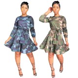 Damenkleid Langarm Camouflage Print A-Linie Kleid. Kaskadierendes Rüschenkleid mit Gürtel