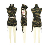 Zweiteiliges Set für Damen mit Sommer-Camouflage-Taschenoberteil und kurzen Hosen