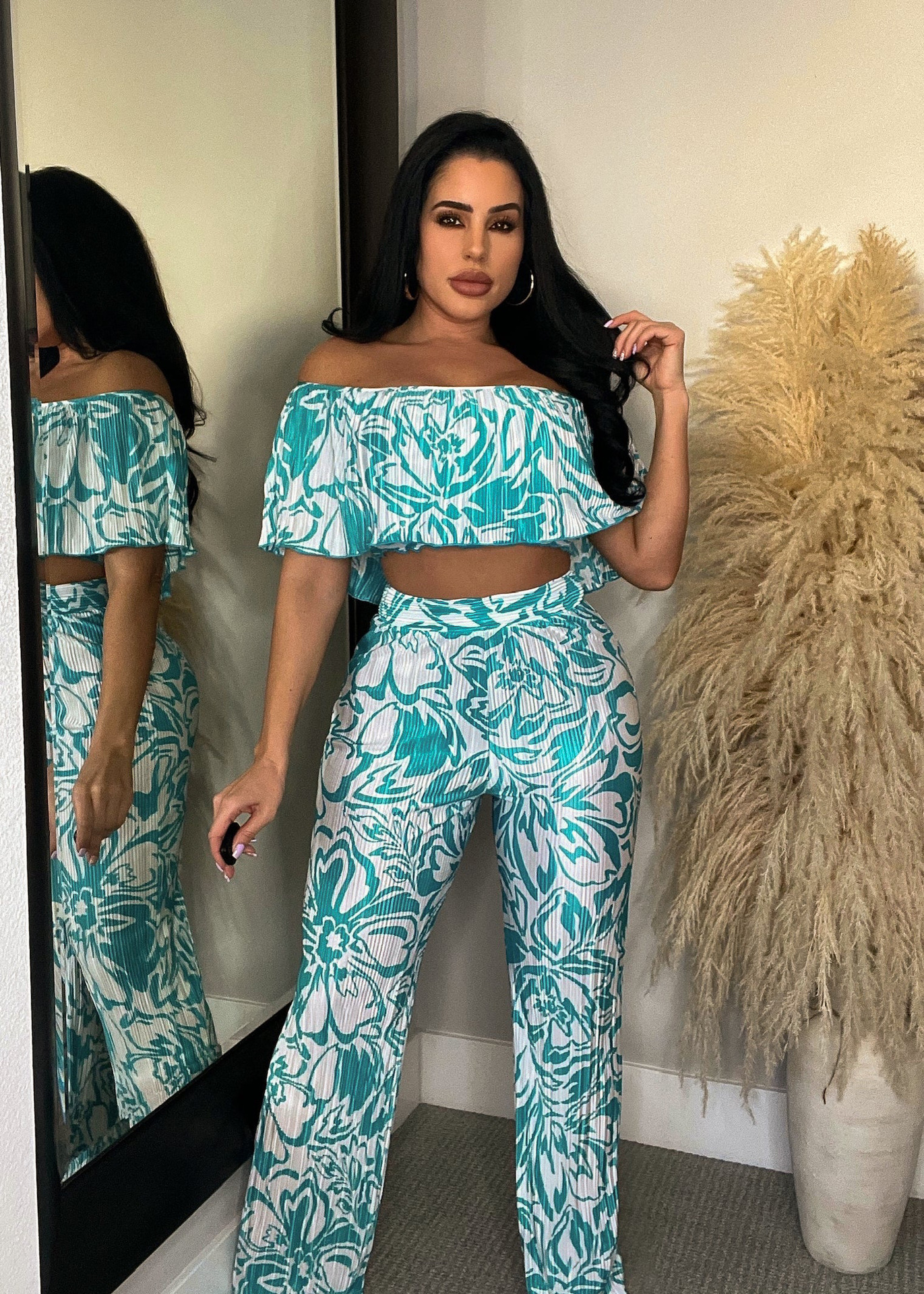 Women's Sexy Off Shoulder Long Sleeve Cropped Top Printed Wide Leg Pants  Two Piece Set - The Little Connection