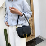 Popular bag women's spring Summer fashion trendy shoulder Messenger bag Trendy saddle bag shoulder