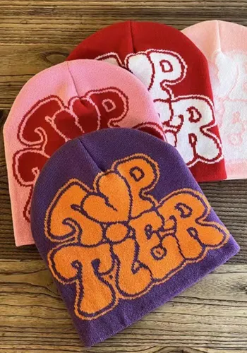 Autumn and Winter Heart Print Letter Kintting Hat