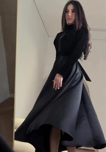 Velvet Slim Fit Slim Waist Black Round Neck Long Sleeve Dress For Women