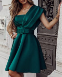 Green Solid One Shoulder Slim Waist Dress With Belt