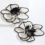 Women flower earrings