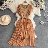 Women Contrast Color Flying Sleeve Collar Slit Pleated Dress