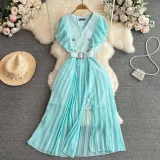 Women Contrast Color Flying Sleeve Collar Slit Pleated Dress