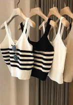 Women knitting stripe sleeveless Top