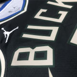 Mens Milwaukee Bucks Jordan Black 2022/23 Swingman Jersey - Statement Edition