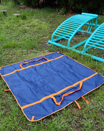 Out Door Multifunctional SquareOutdoor Foldable Beach Mat Waterproof Dampproof Mat for Camping Hiking Beach Travel Bag Outdoor Accessory