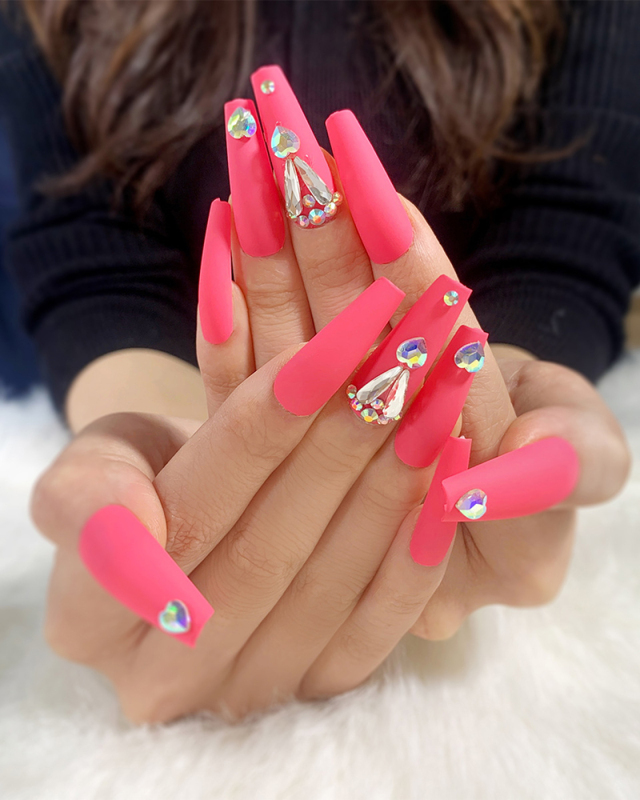 24pcs Fluorescent Pink Rabbit Crystal Artificial Nails Fake Nails Removable Nail Patches