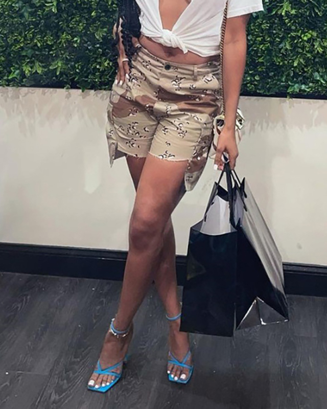 Women Camo Fashion Pocket Zipper Button Shorts Khaki S-XL