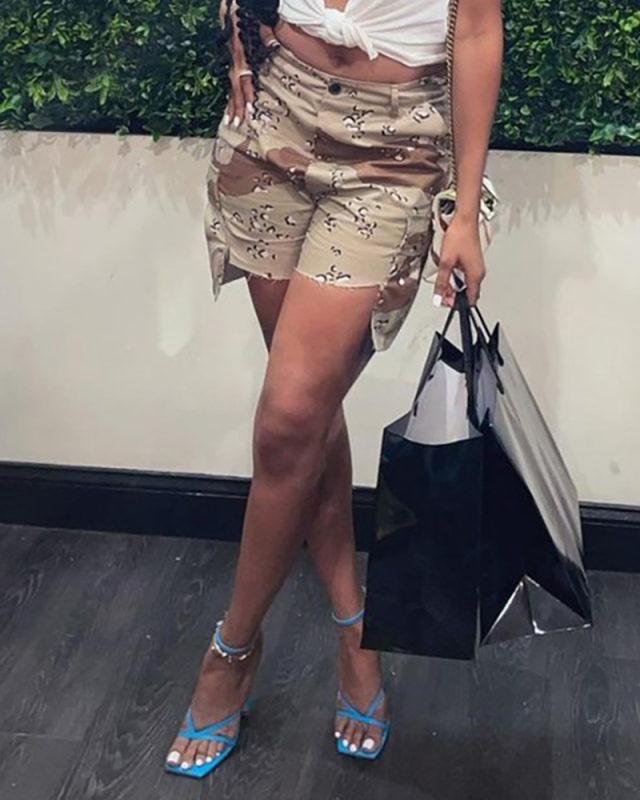 Women Camo Fashion Pocket Zipper Button Shorts Khaki S-XL