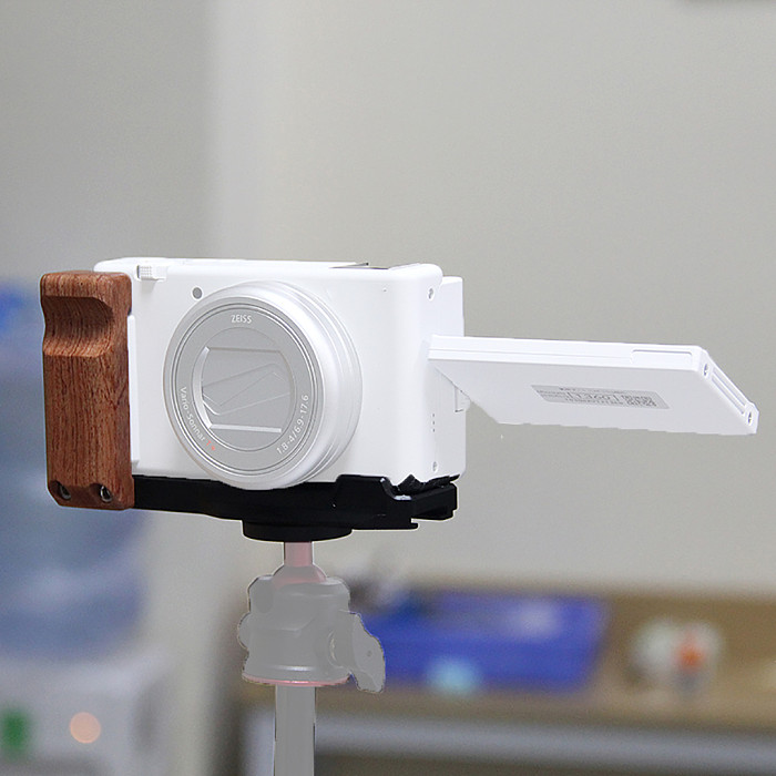 For Sony ZV1II camera quick release plate ZV-1F M2 ZV1L type vertical shooting wooden handle