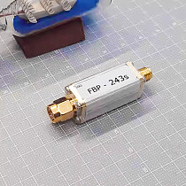 243.95MHz SAW Bandpass Filter Small Size for Aviation Emergency Band Dedicated 300kHz Bandwidth with SMA Connector