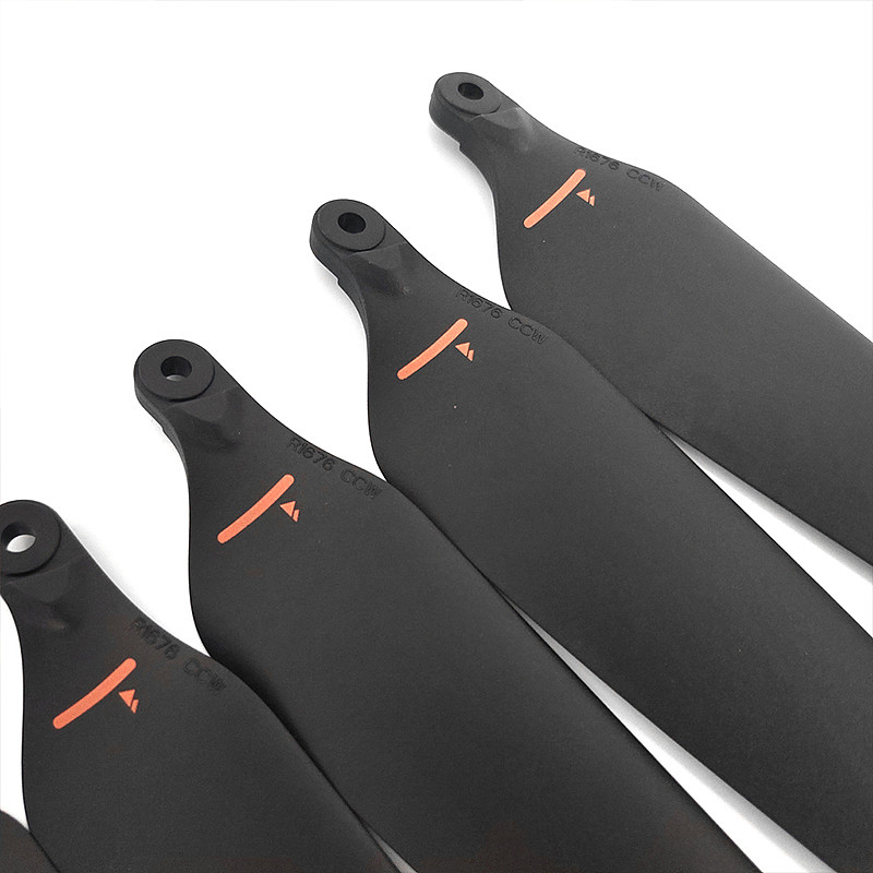 1 pair of high carbon short fiber R1676 5MM hole propellers suitable for DJI Matrice M30 series 1676 propeller blades