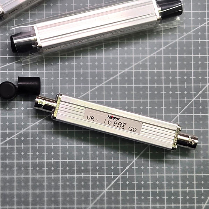 100G Ω (100kM Ω)/2W ultra-high resistance resistor with compact aluminum alloy shell and BNC interface