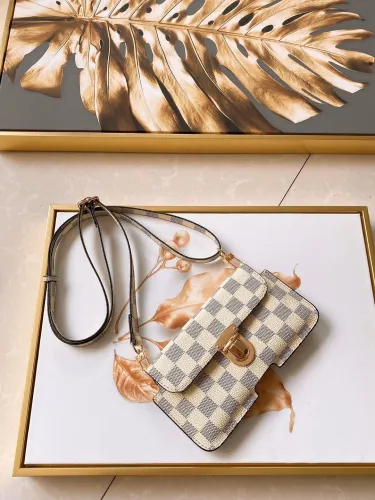 单规格LOUIS VUITTON  LB0012005020115  size: 18cm 底部 1