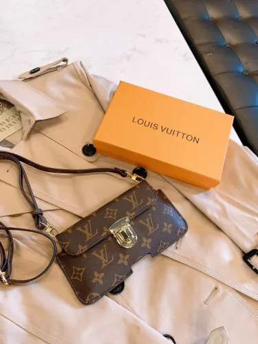 LOUIS VUITTON  LB0012005020113  size: 18cm