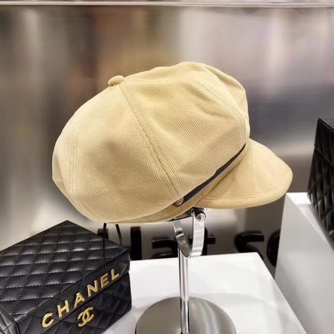 Wholesale 冬季最新专柜款 Chanel新款高质灯芯绒超大瘦脸云朵帽 Ins爆款 一款很好看的八角 巨显脸瘦呦 三个色都是暖色系 很好看 Global Lover
